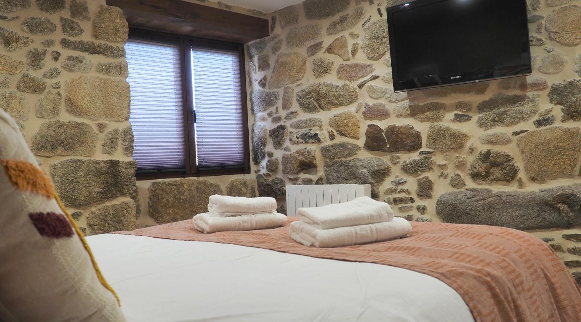 Apartamentos Muralla Sacra Sober Exteriér fotografie