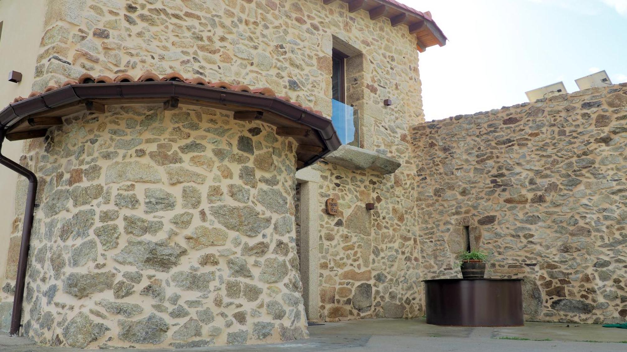 Apartamentos Muralla Sacra Sober Exteriér fotografie