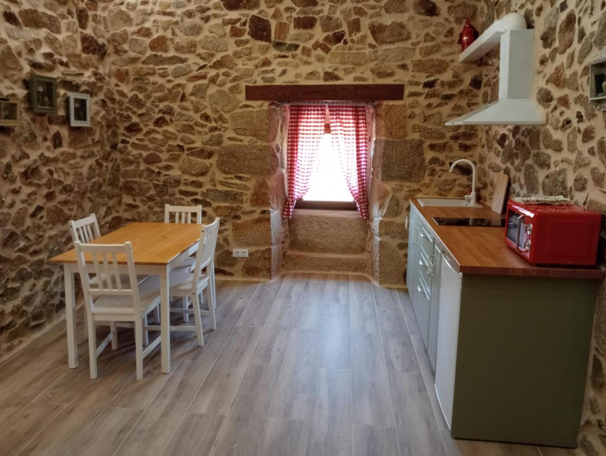 Apartamentos Muralla Sacra Sober Exteriér fotografie