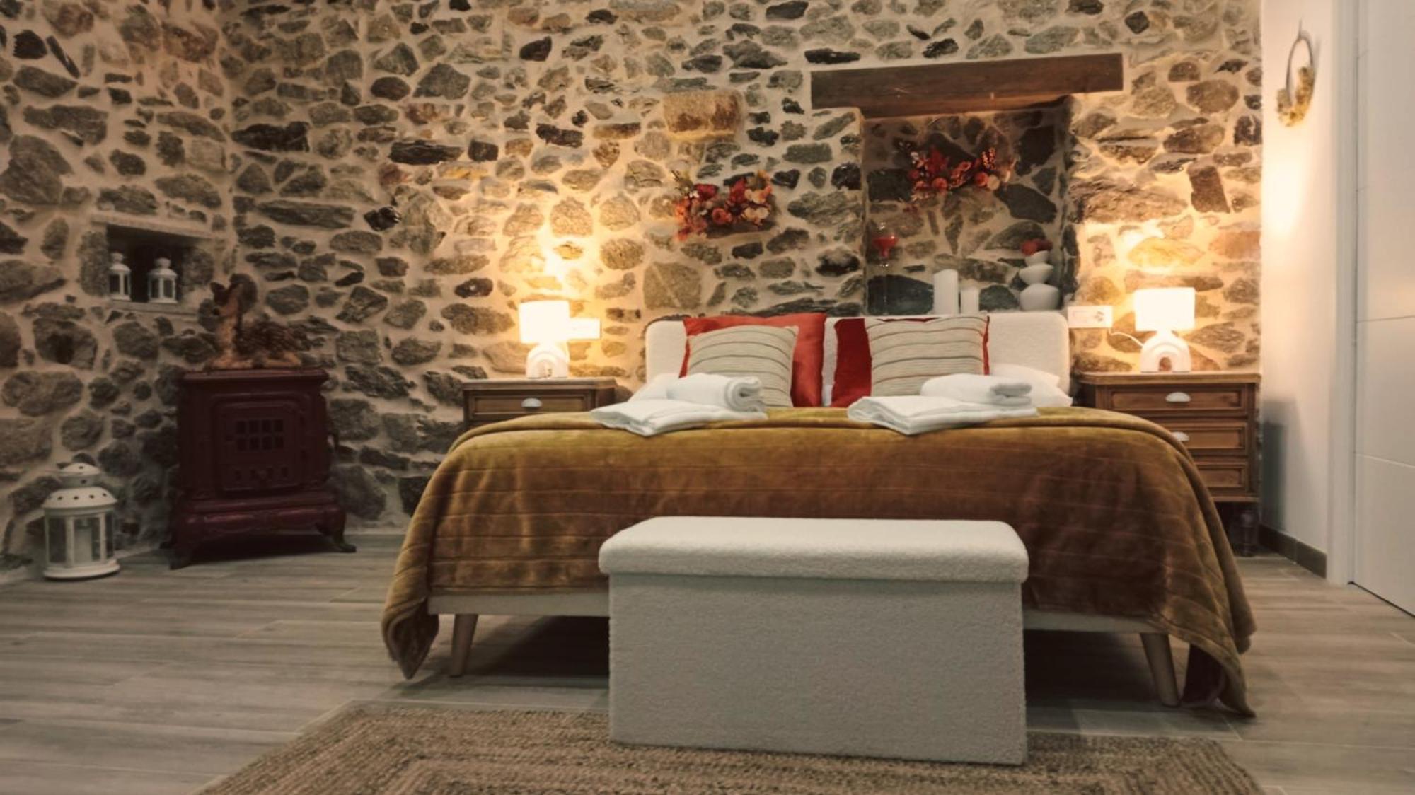 Apartamentos Muralla Sacra Sober Exteriér fotografie